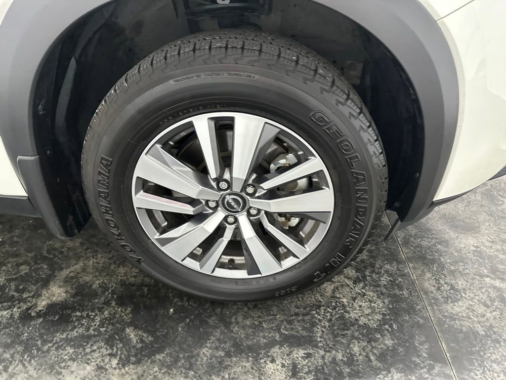 Used 2023 Nissan Pathfinder SL w/ Lighting Package (N92) AWD/4WD image 4