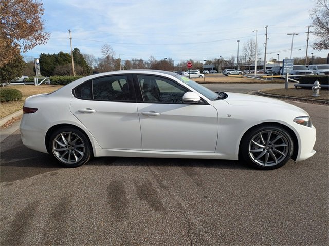 Certified 2022 Alfa Romeo Giulia Ti image 7