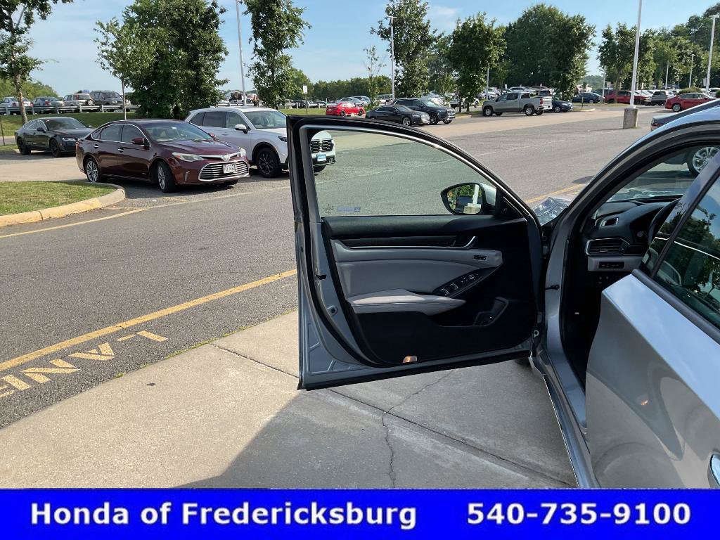 Used 2018 Honda Accord Touring image 15