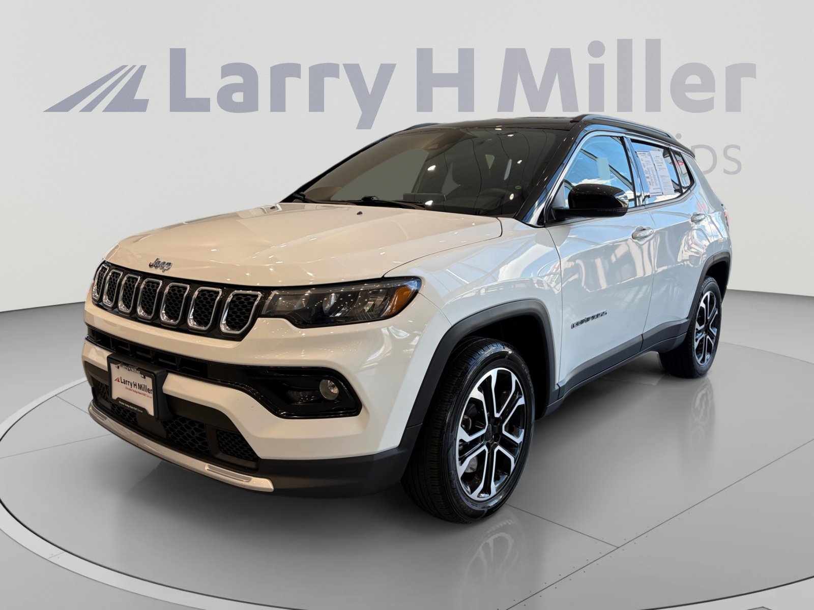 Used 2024 Jeep Compass Limited AWD/4WD image 1