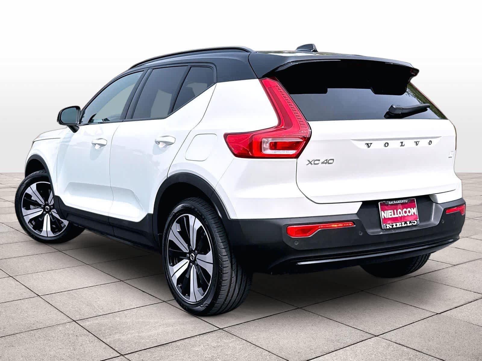 Used 2023 Volvo XC40 Recharge Core w/ Protection Package Premier AWD/4WD image 15