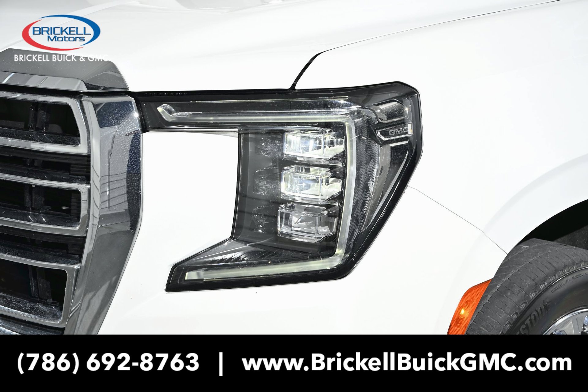 Used 2023 GMC Yukon XL SLT AWD/4WD image 10