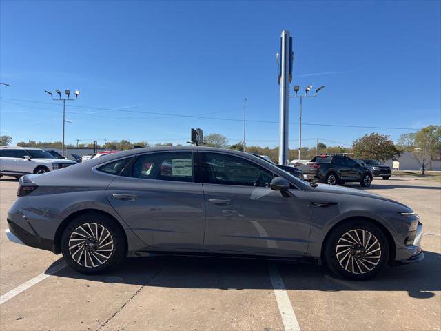 Used 2025 Hyundai Sonata Limited image 4