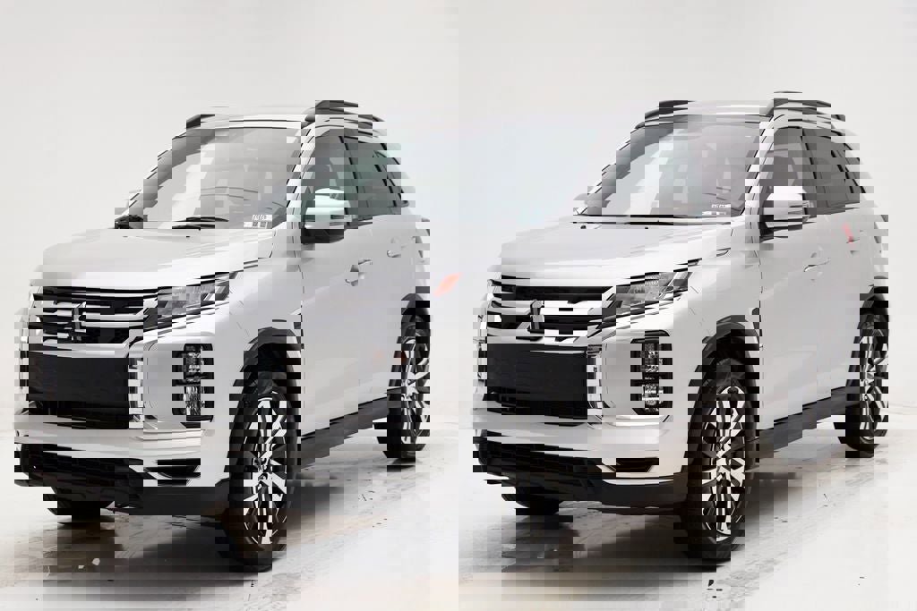 Used 2024 Mitsubishi Outlander Sport SEL image 2