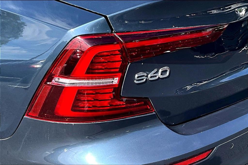 Used 2024 Volvo S60 B5 Core image 22