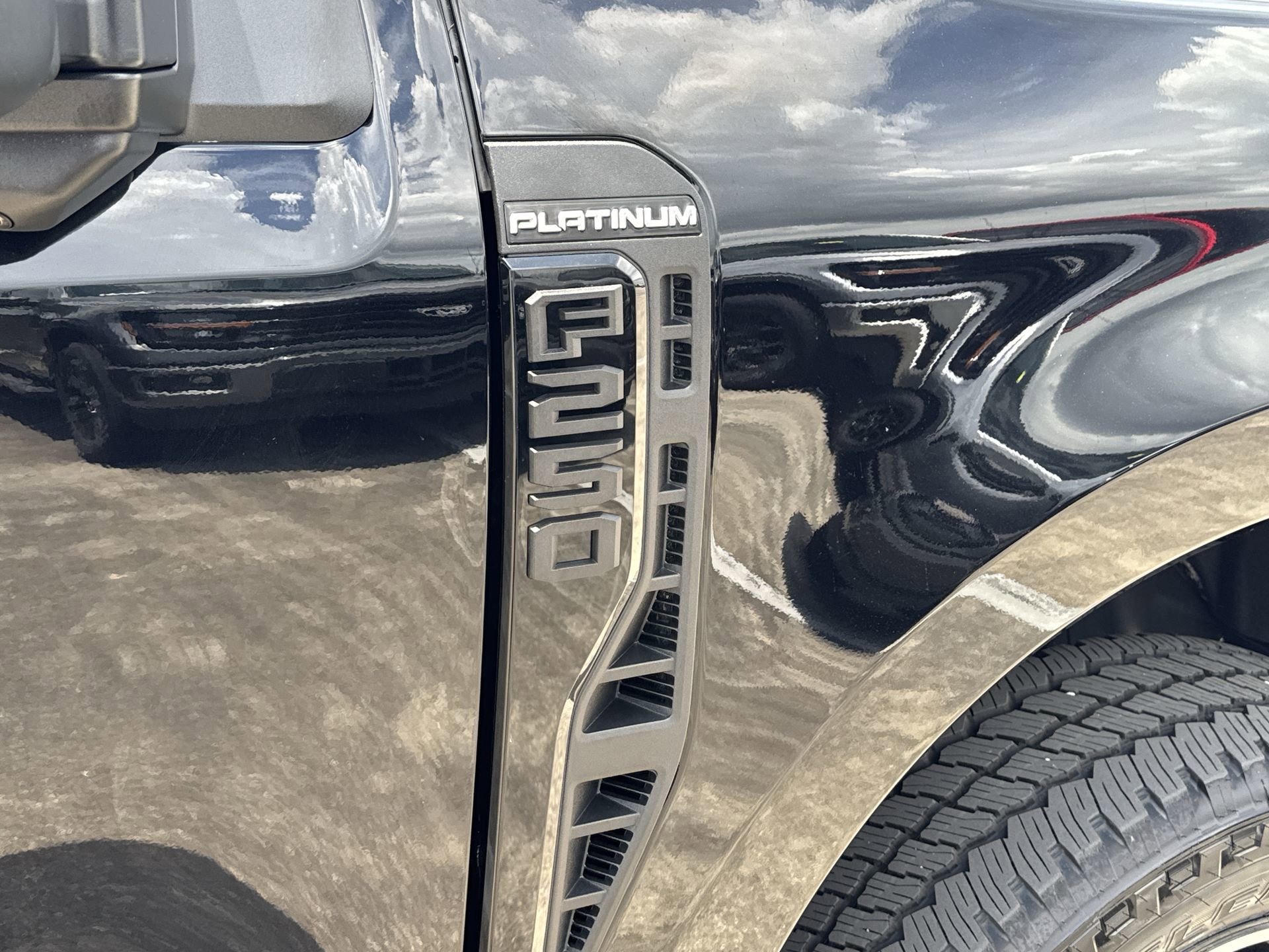 New 2025 Ford F250 Platinum image 42