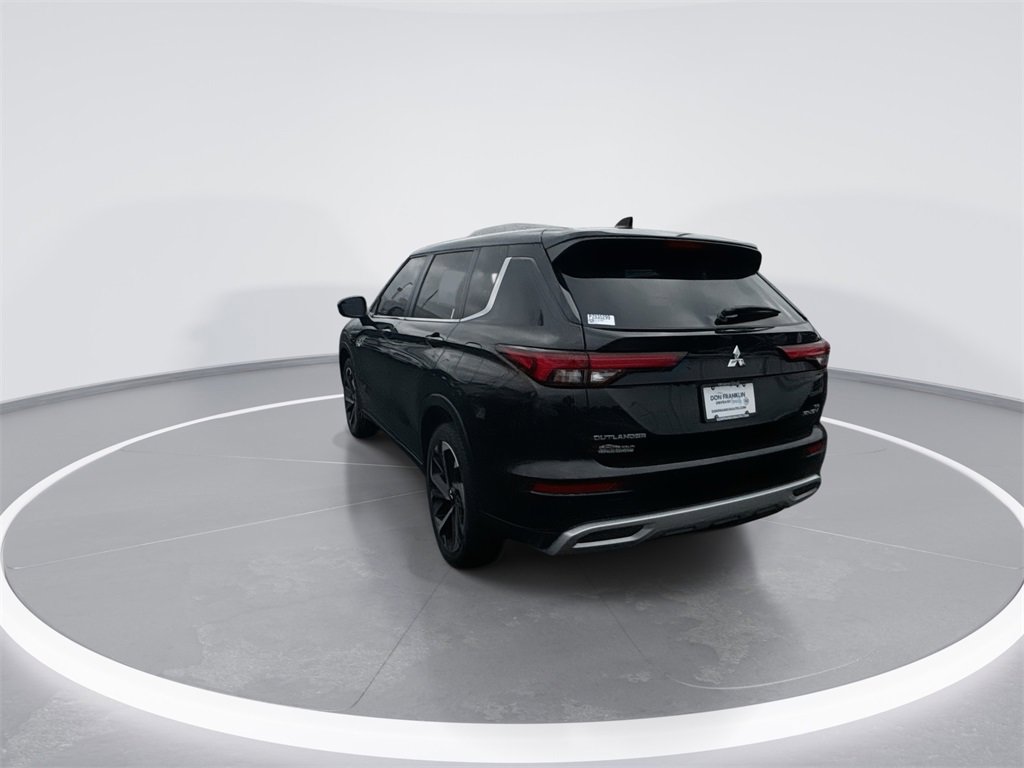 Used 2023 Mitsubishi Outlander SE image 6