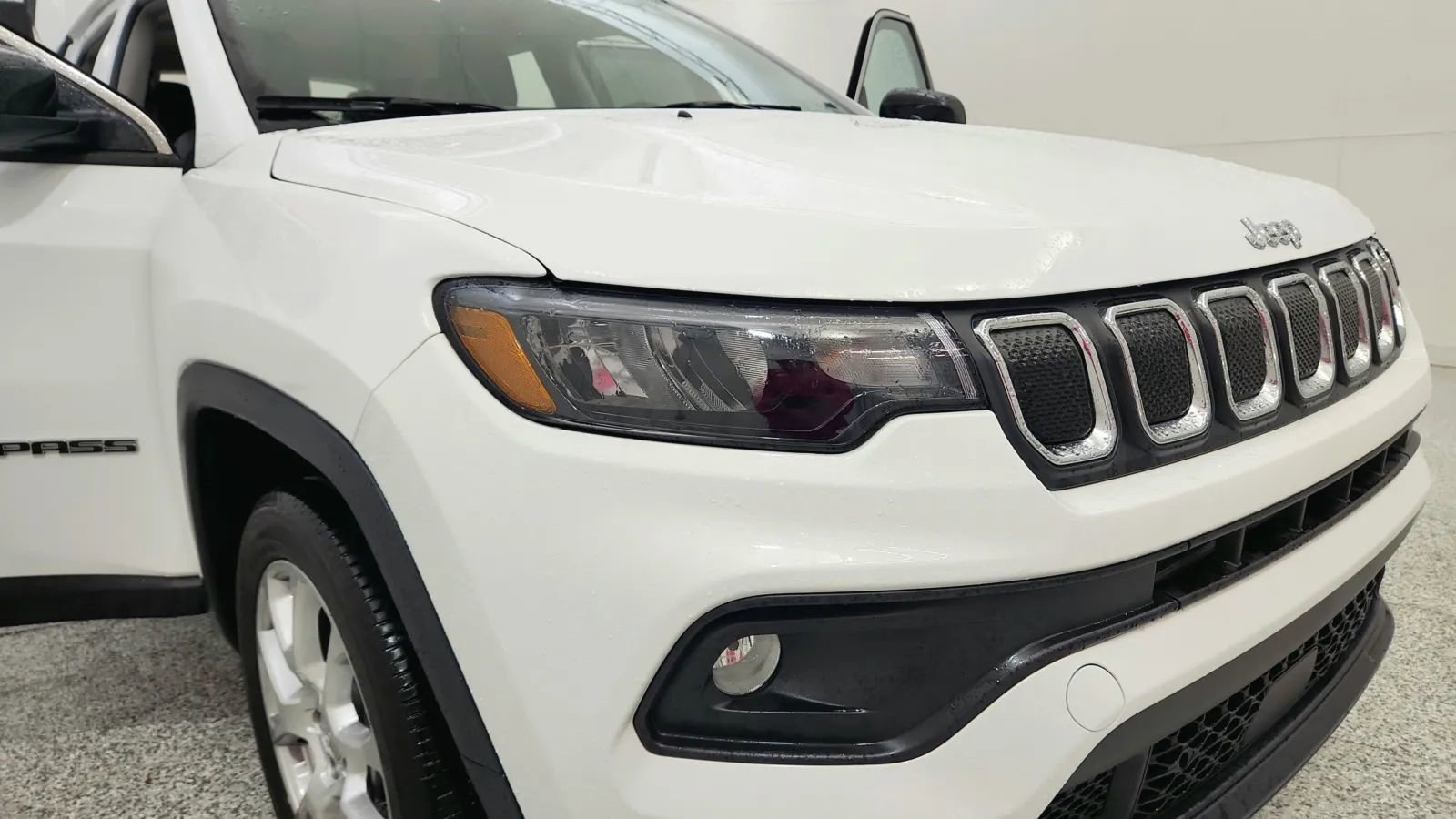 Used 2022 Jeep Compass Latitude image 14