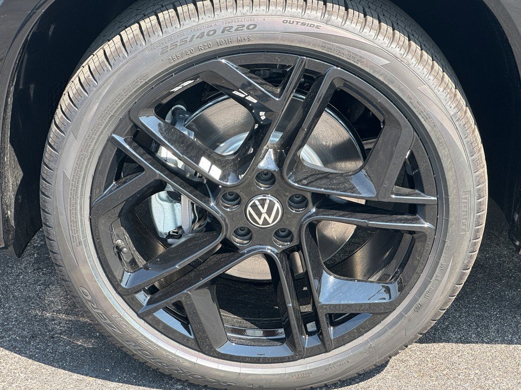 New 2025 Volkswagen Tiguan SE R-Line image 6