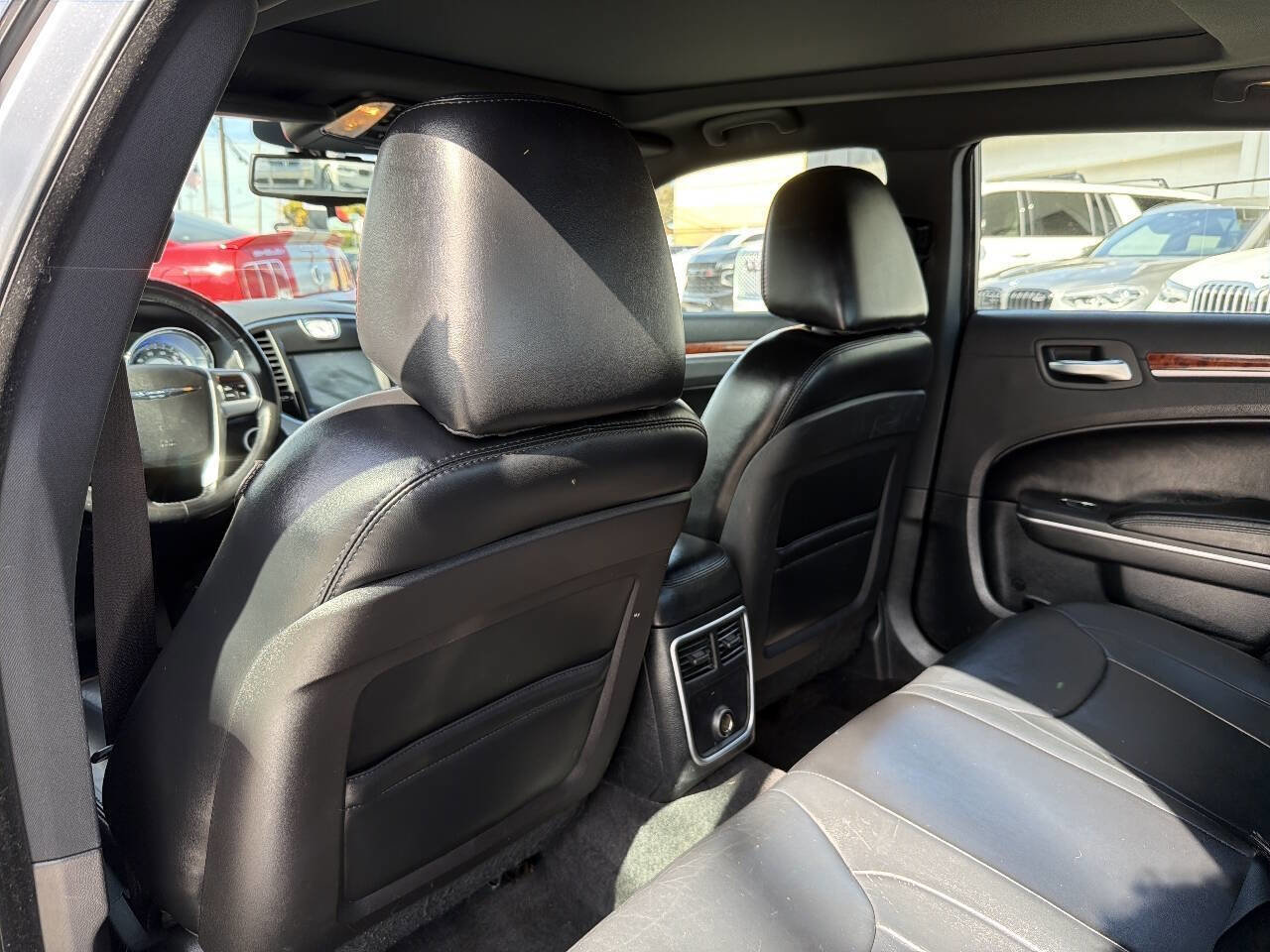 Used 2013 Chrysler 300 w/ Driver Convenience Group RWD image 24