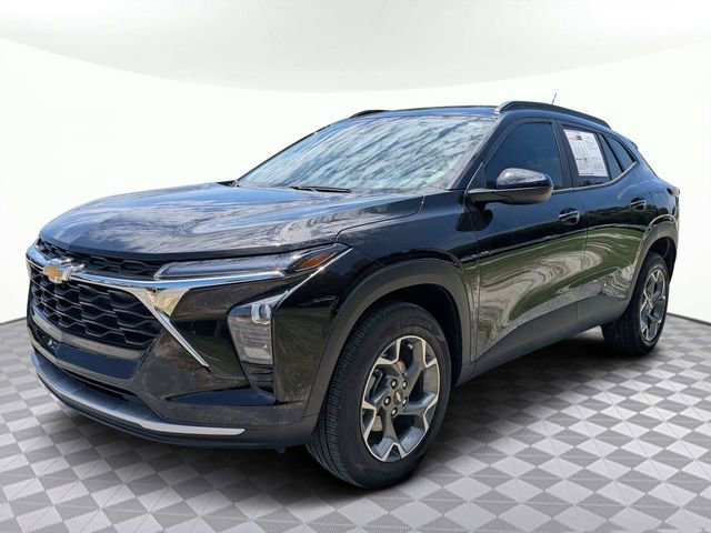 Used 2025 Chevrolet Trax LT FWD image 8