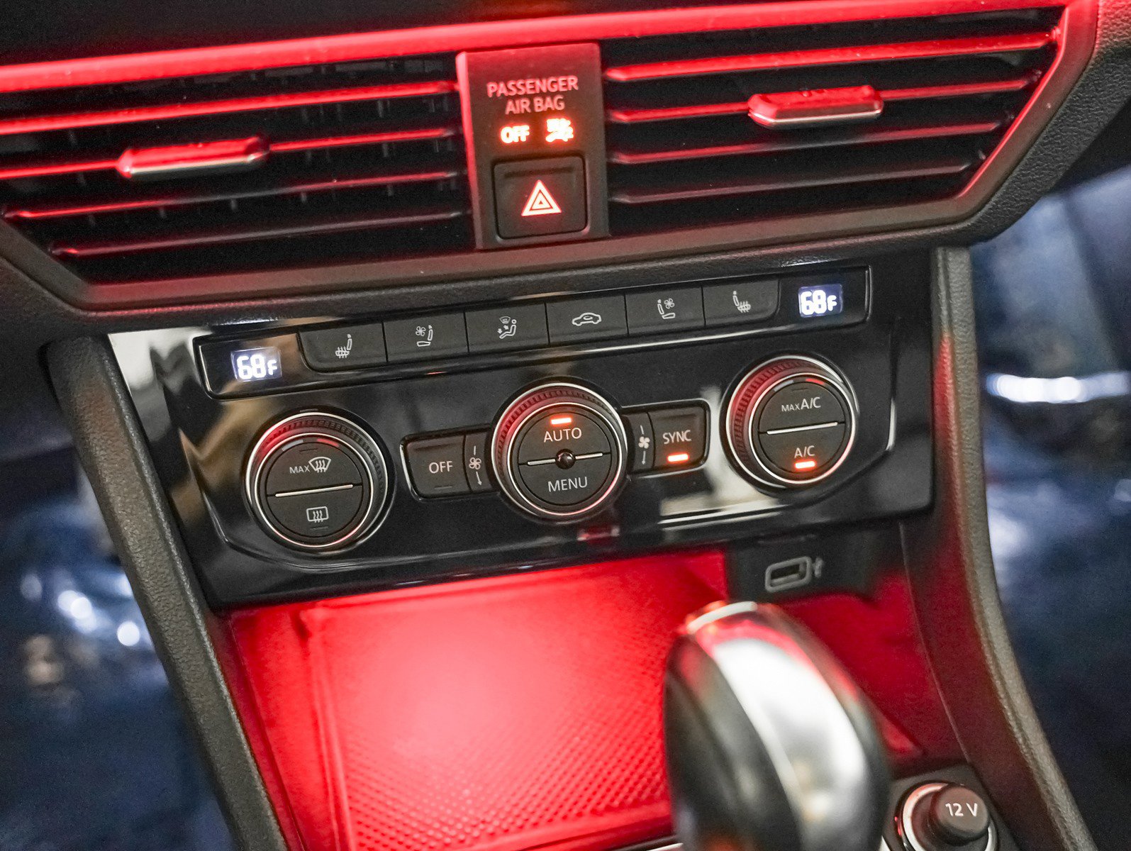 Used 2019 Volkswagen Jetta SEL Premium image 22