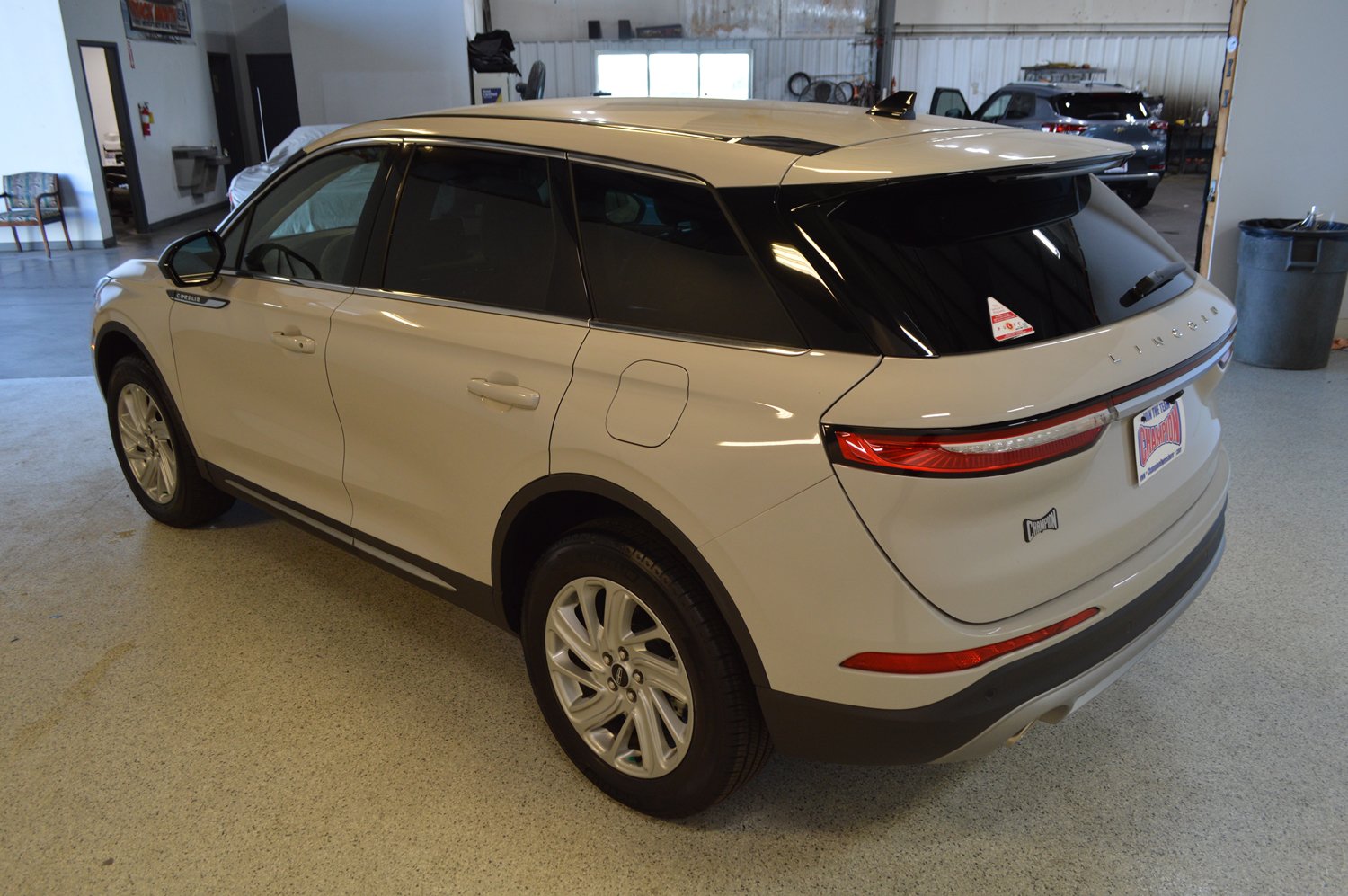 Used 2023 Lincoln Corsair FWD image 5