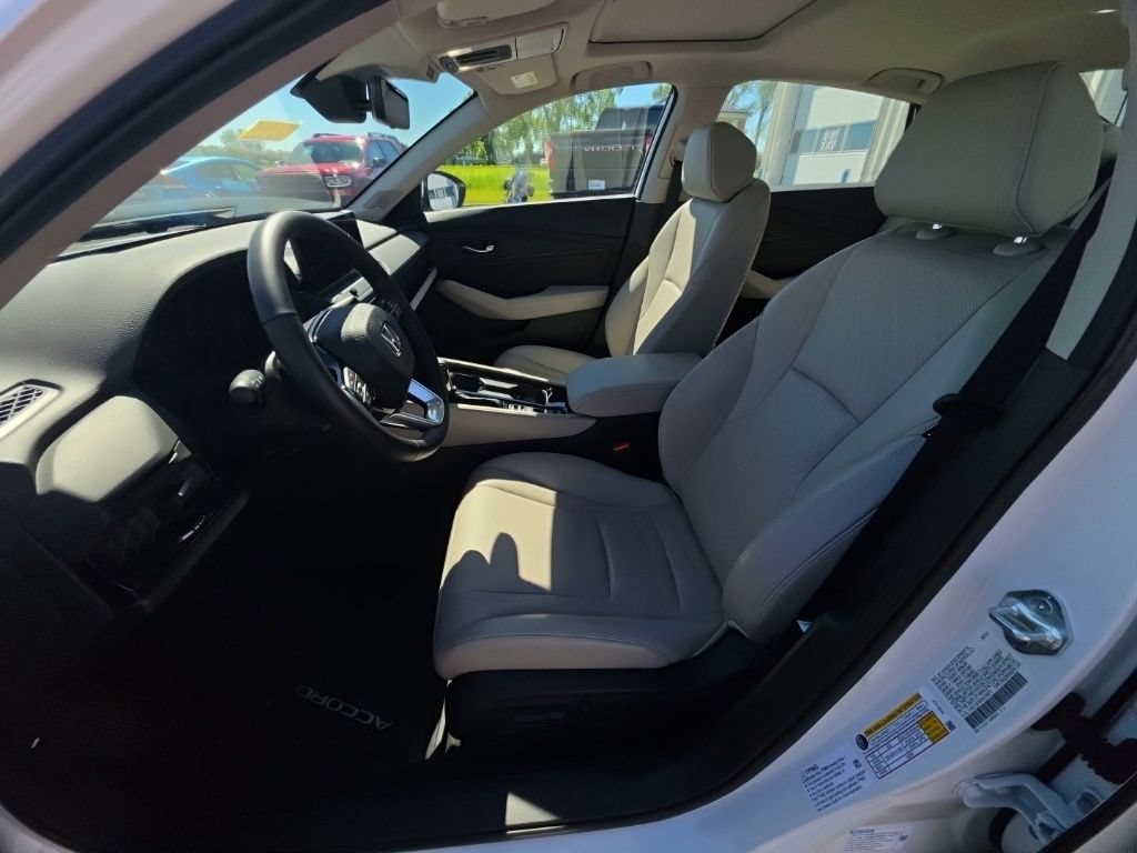 Used 2024 Honda Accord Touring image 14