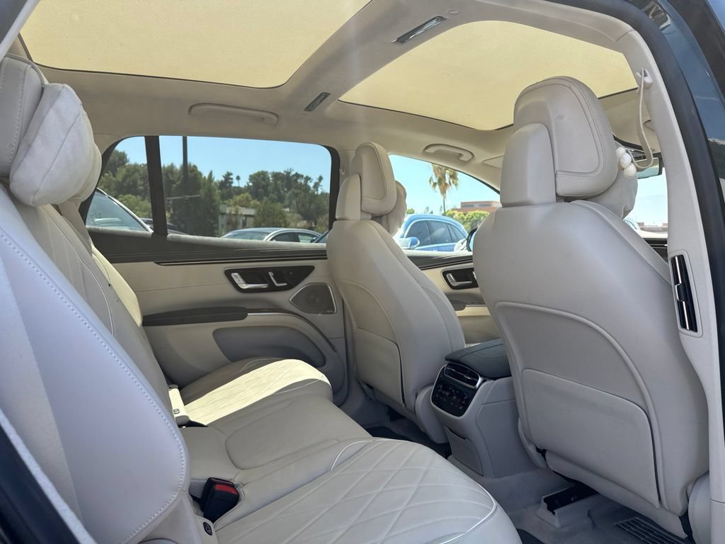 Used 2023 Mercedes-Benz EQS 580 4MATIC SUV image 7