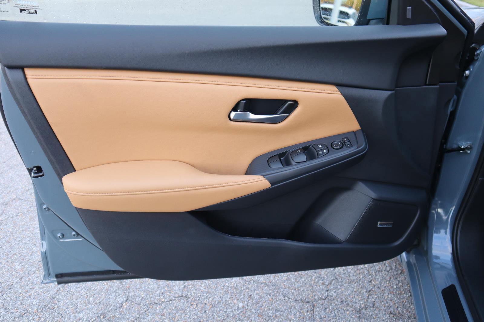 Used 2025 Nissan Sentra SV w/ SV Premium Package image 14