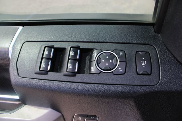 Used 2020 Ford F250 Lariat w/ Lariat Value Package AWD/4WD image 18
