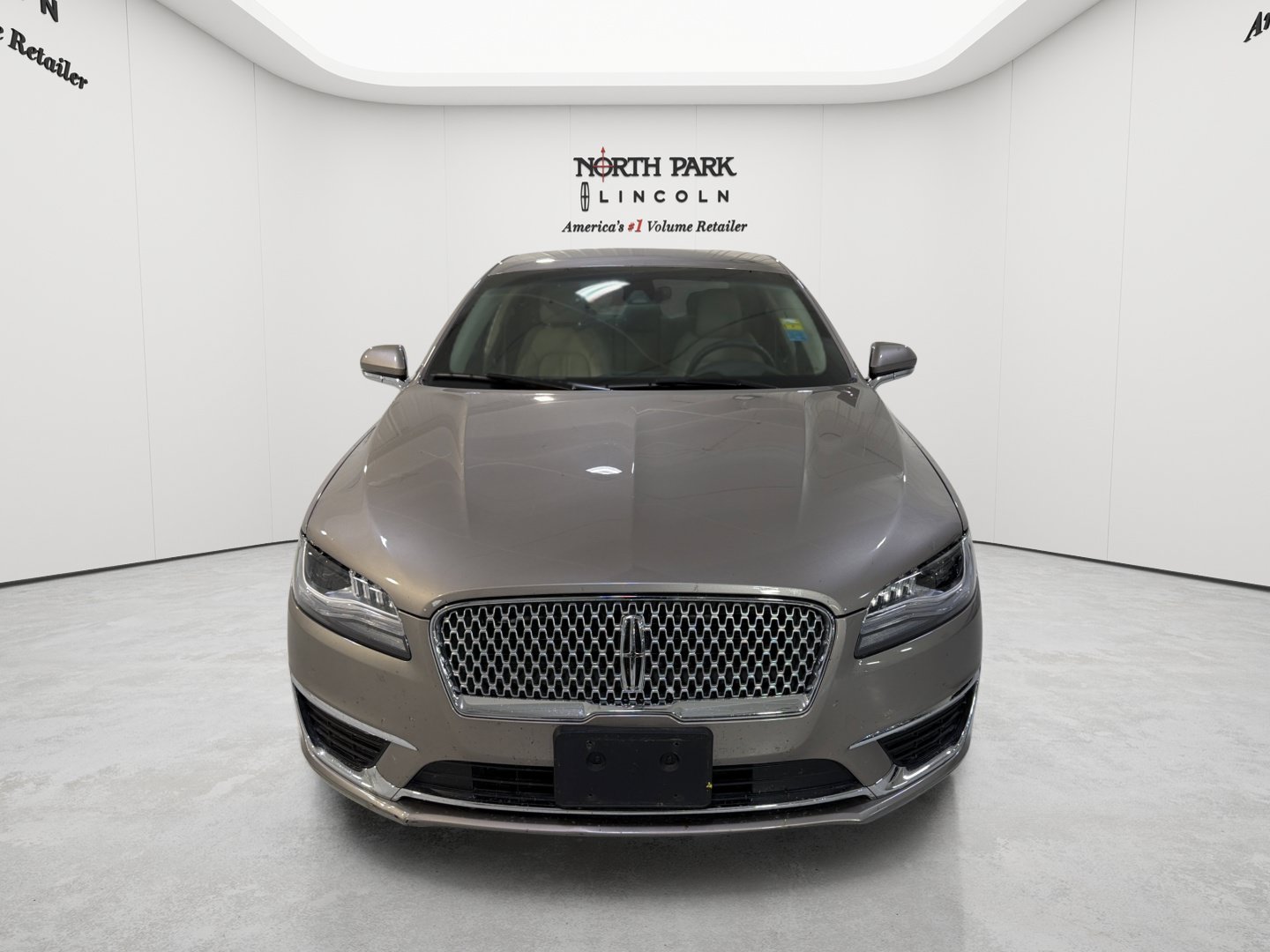 Used 2020 Lincoln MKZ w/ Convenience Package FWD image 8