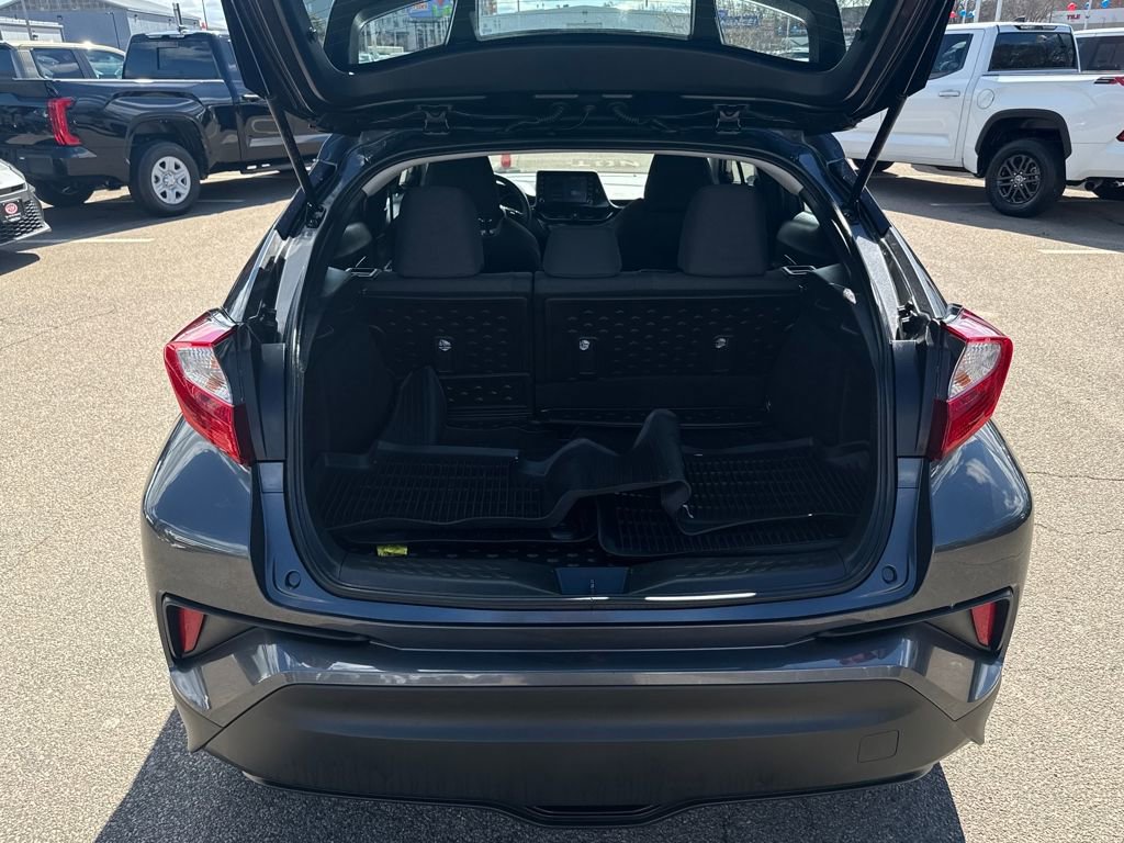 Used 2021 Toyota C-HR LE image 7