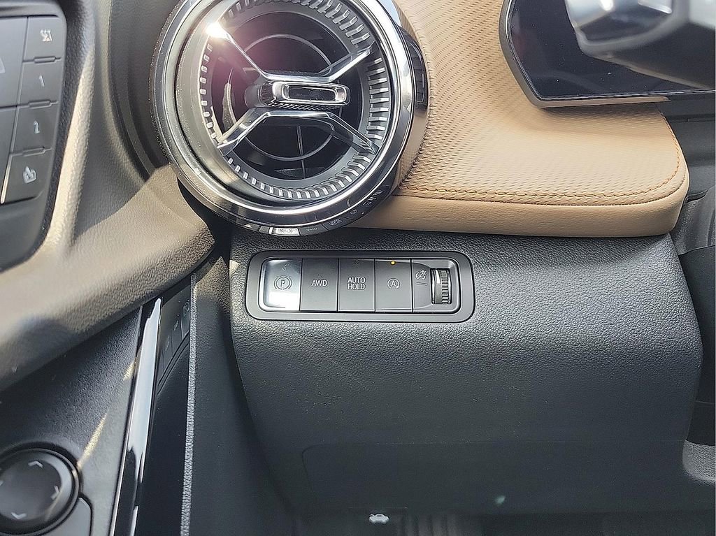 Used 2026 Chevrolet Equinox ACTIV w/ Convenience Package III image 14