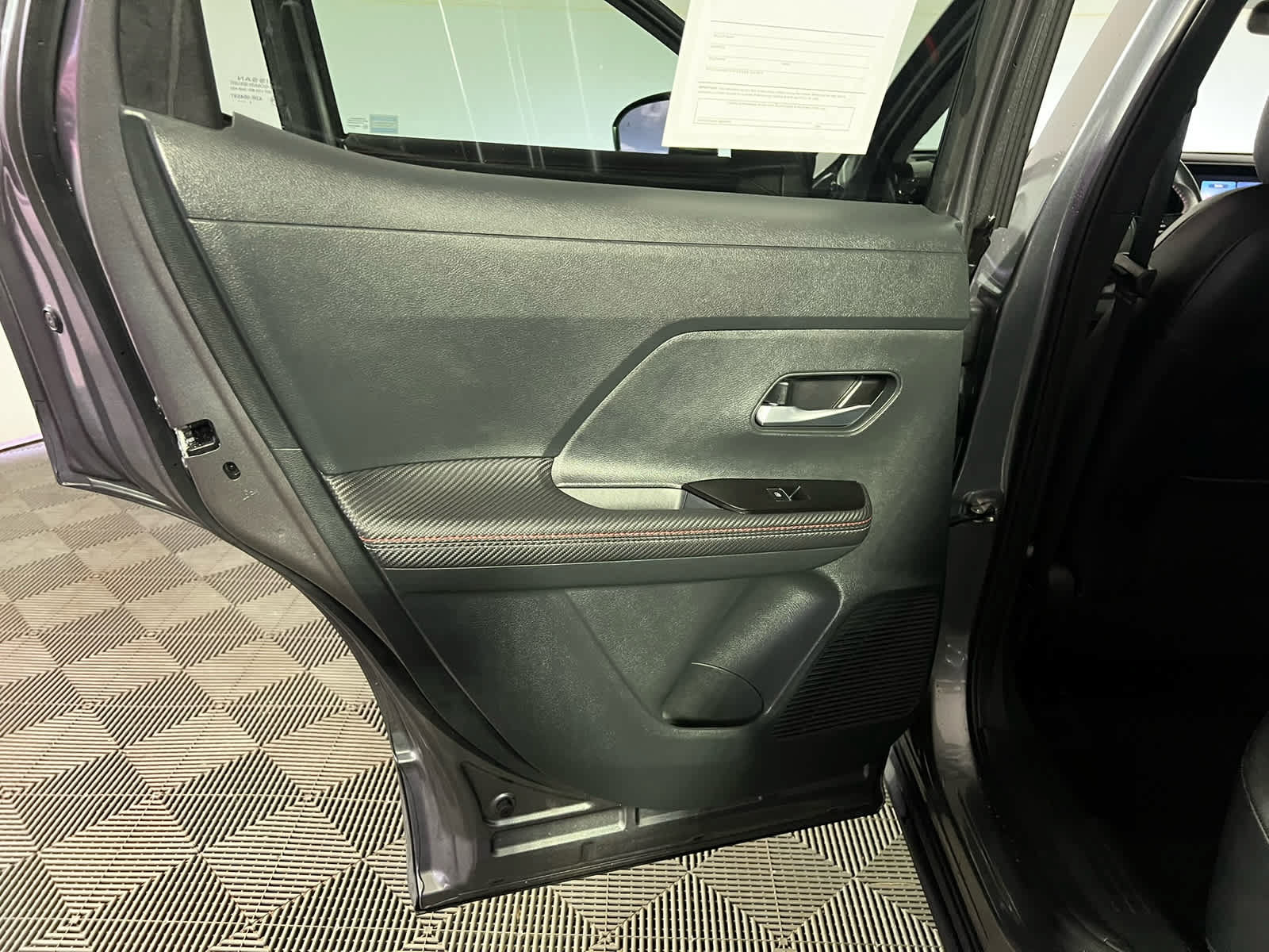 Used 2025 Nissan Kicks SR FWD image 24