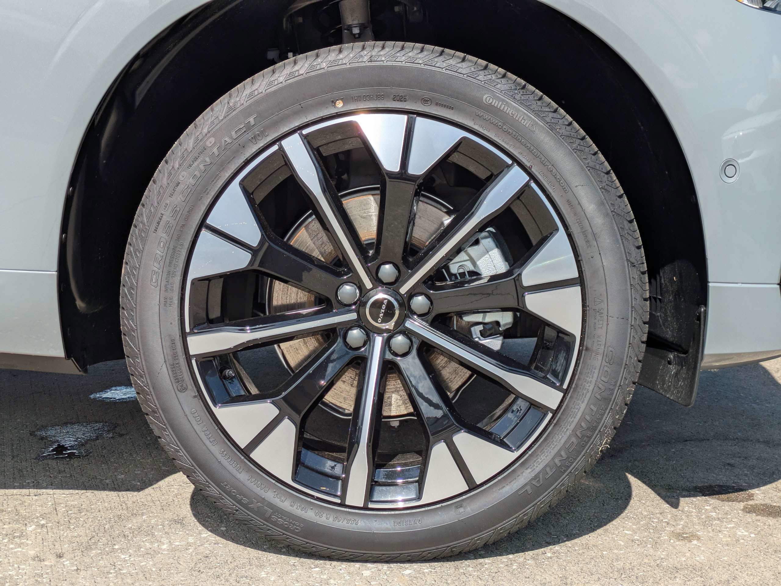 New 2026 Volvo XC60 B5 Plus w/ Protection Package Premier image 11