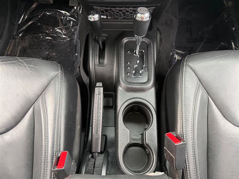 Used 2018 Jeep Wrangler Unlimited Sahara AWD/4WD image 27
