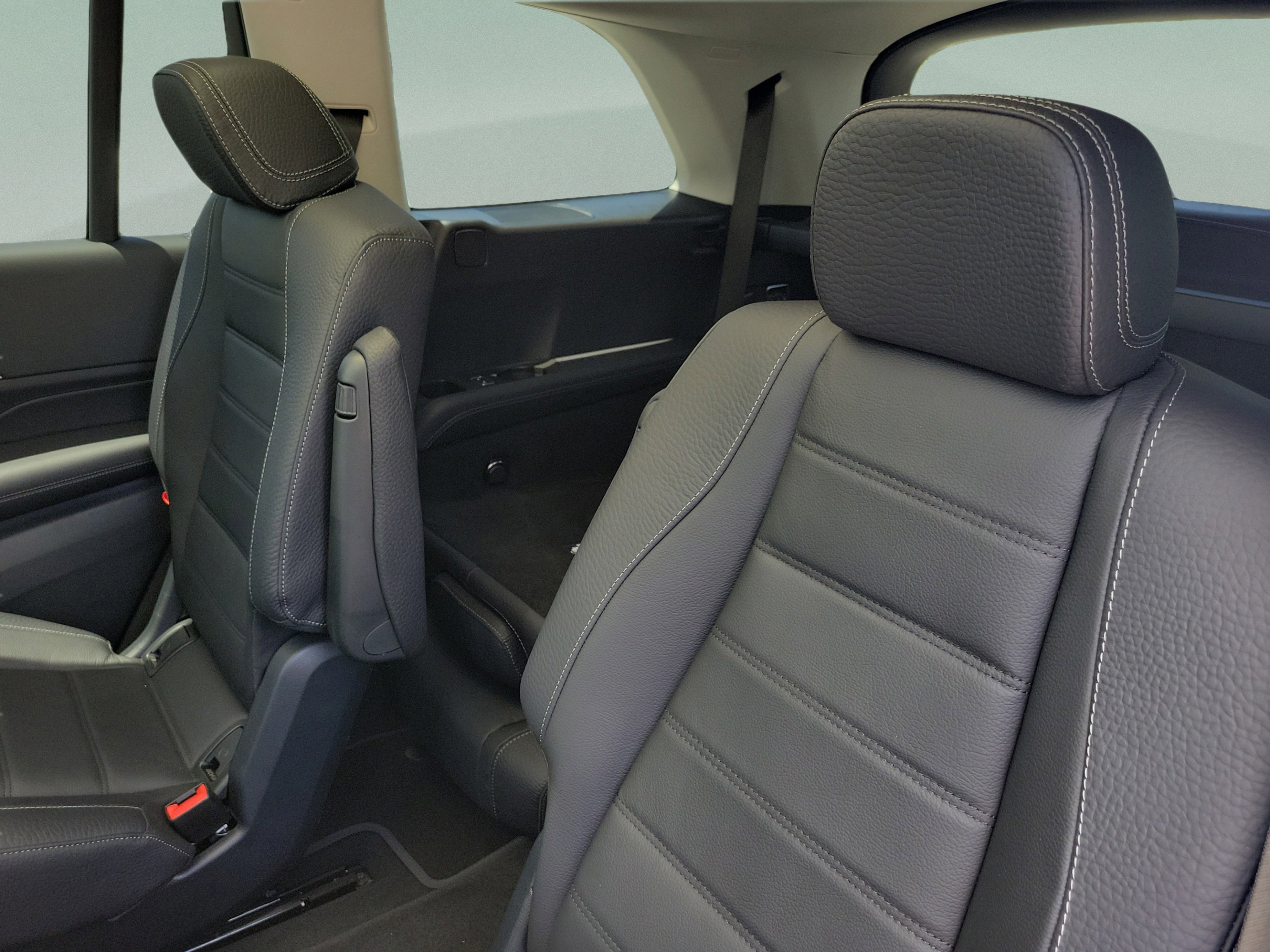 New 2026 Mercedes-Benz GLS 450 4MATIC image 9