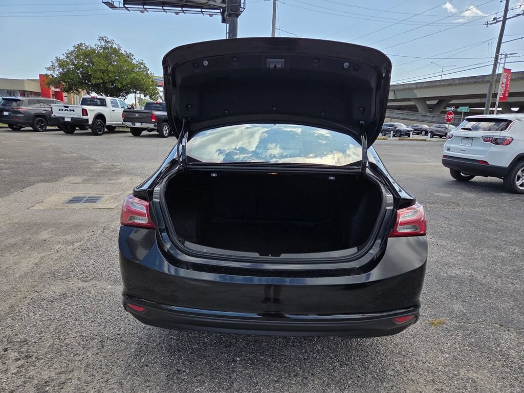 Used 2021 Chevrolet Malibu LT FWD image 26