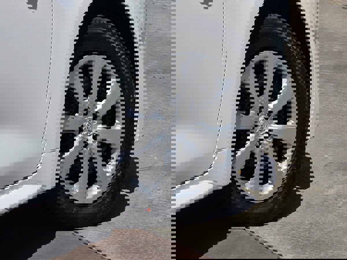 Used 2022 Toyota Corolla LE image 14