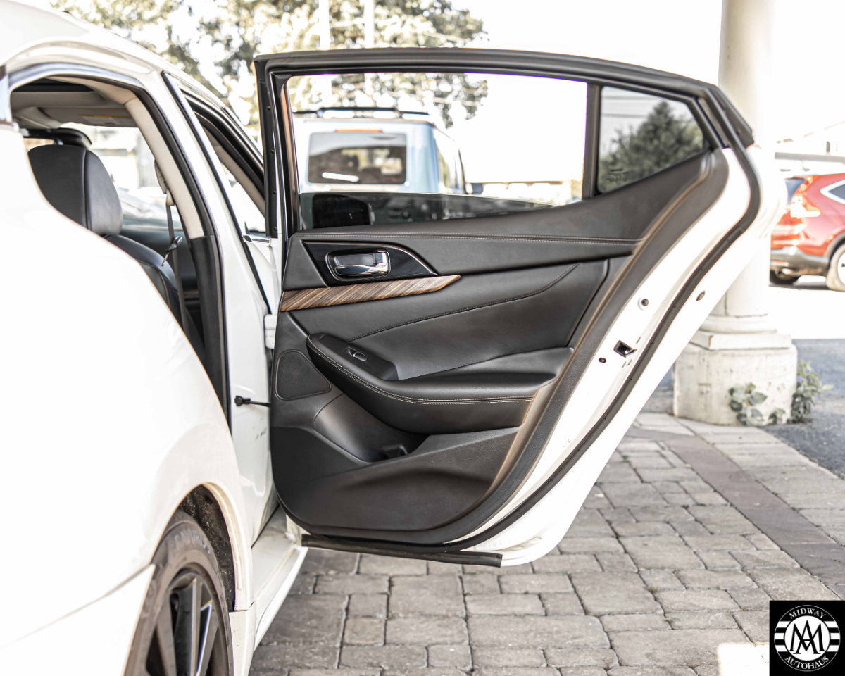 Used 2016 Nissan Maxima Platinum image 37