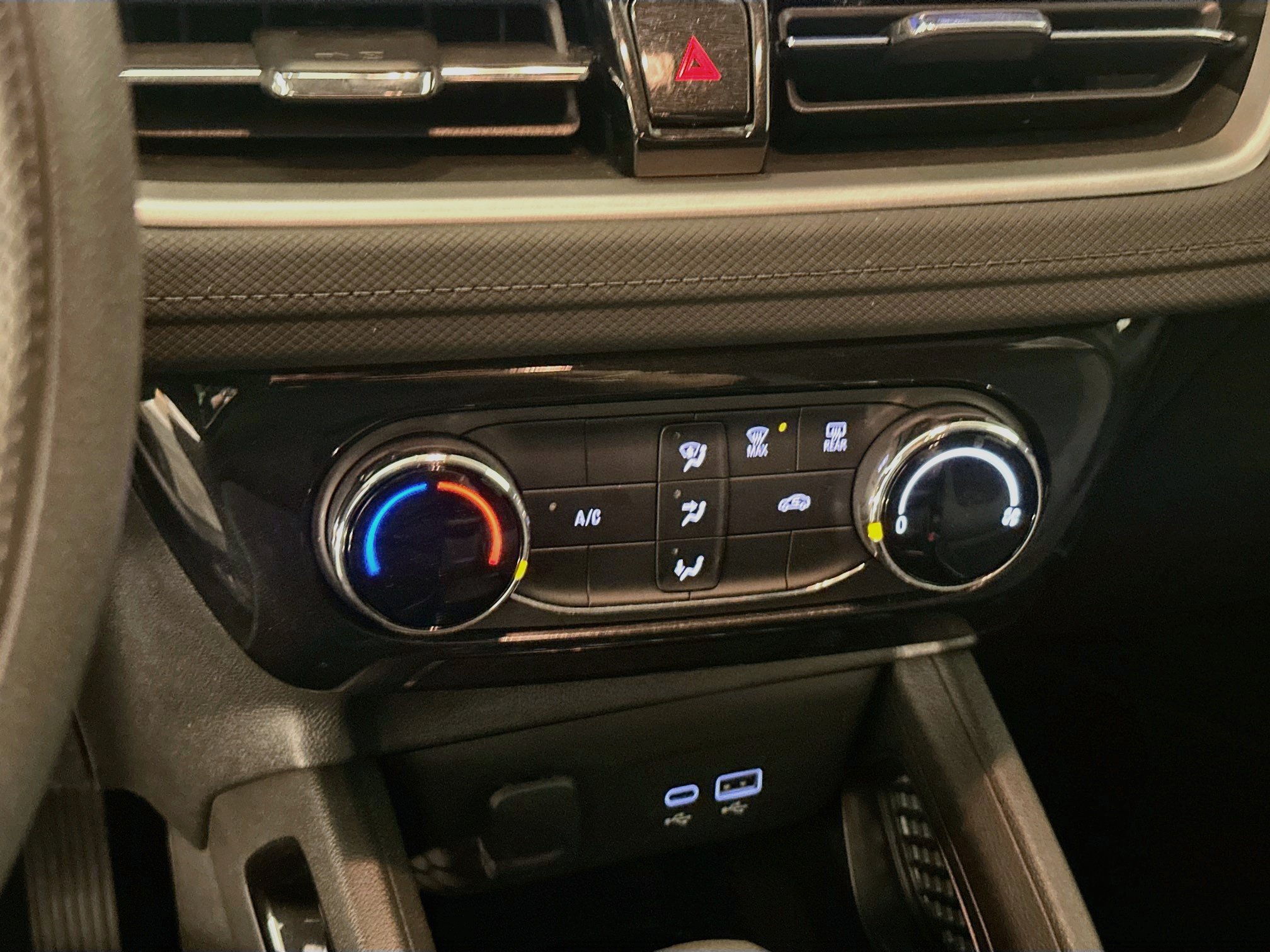 Used 2025 Chevrolet TrailBlazer LT AWD/4WD image 23