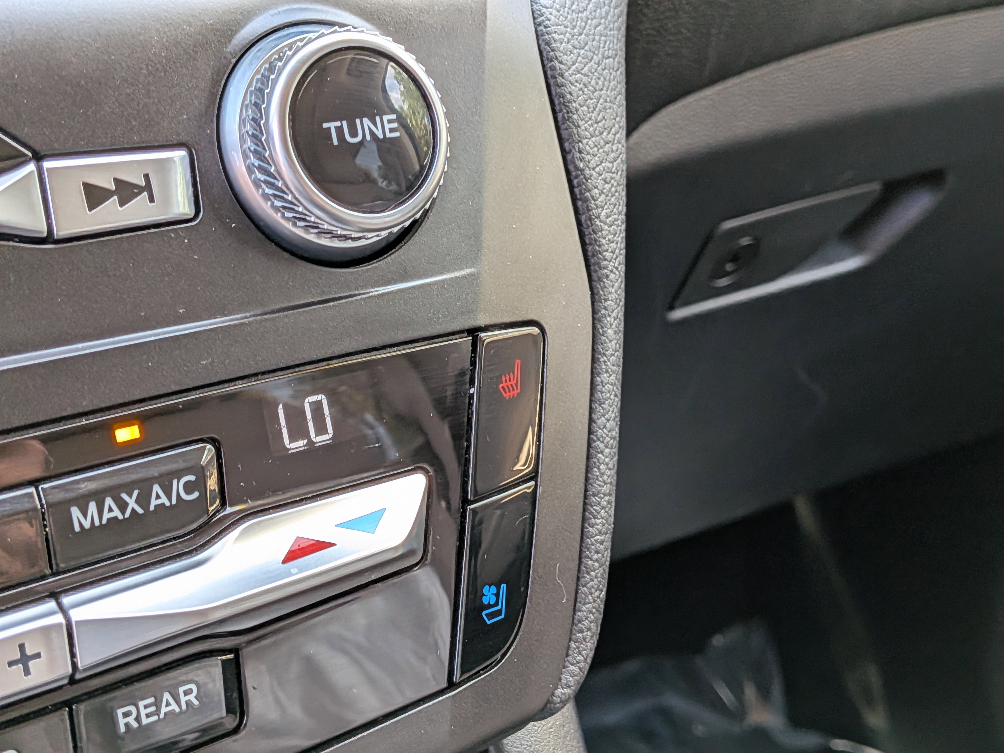 Used 2020 Ford Explorer Limited w/ Class III Trailer Tow Package image 31