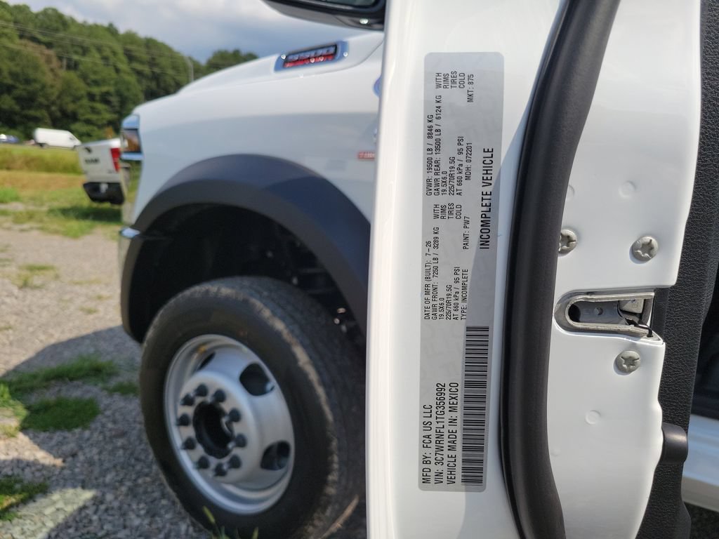 New 2026 RAM 5500 Tradesman AWD/4WD image 40