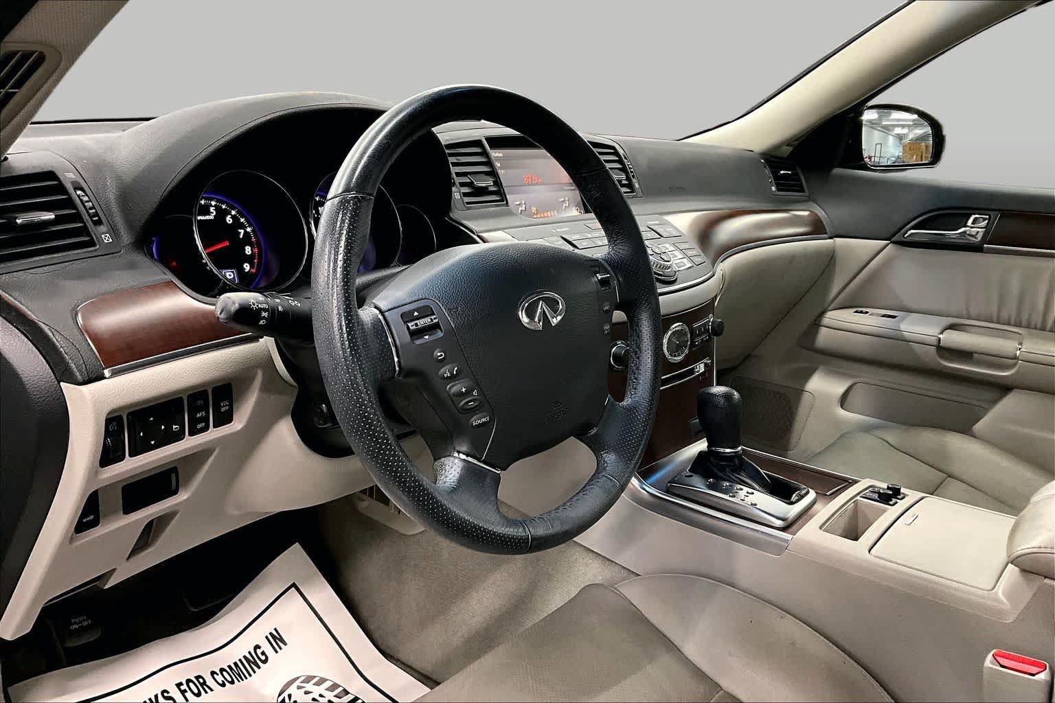 Used 2010 INFINITI M35 w/ Technology Pkg RWD image 17