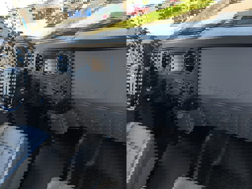 Used 2014 Ford F550 2WD Regular Cab Super Duty image 33