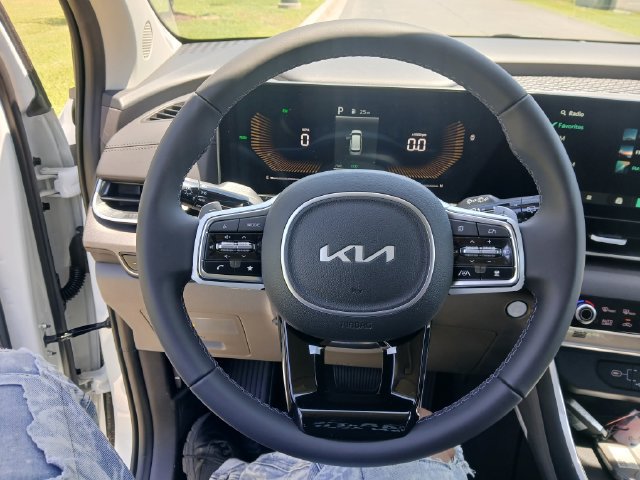 New 2026 Kia Carnival EX FWD image 36