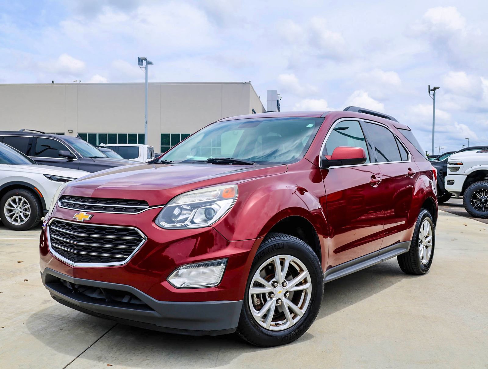 Used 2017 Chevrolet Equinox LT FWD image 1