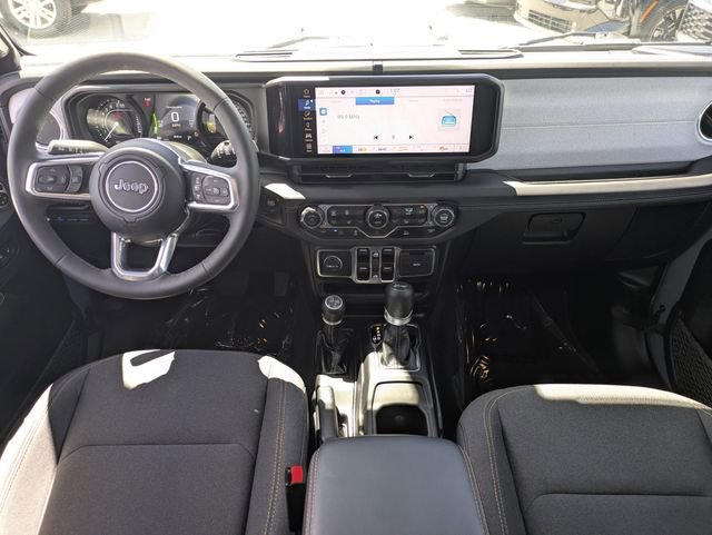 Used 2025 Jeep Wrangler Unlimited Sahara image 15