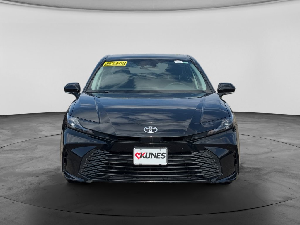 Used 2025 Toyota Camry LE FWD image 2