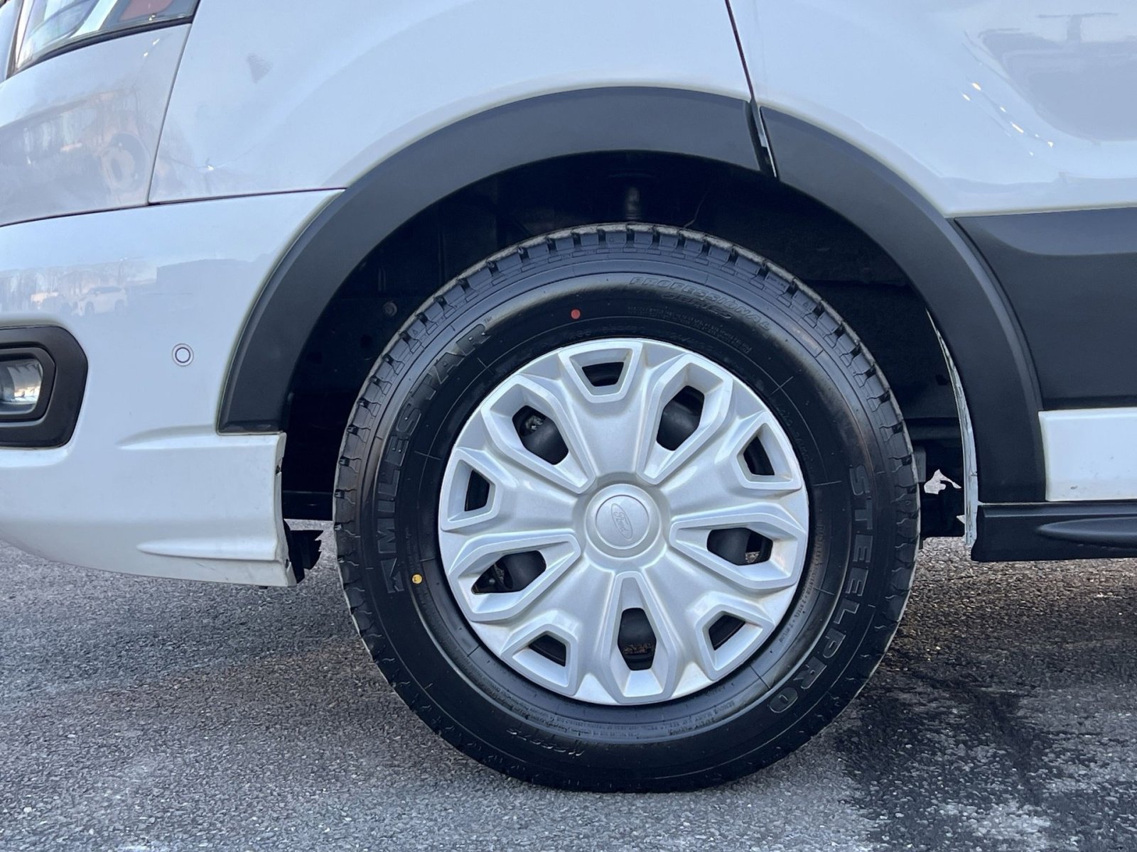 Used 2023 Ford Transit 350 XLT image 10