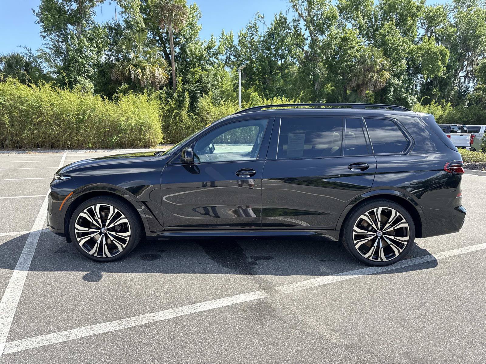 Used 2023 BMW X7 M60i w/ Executive Package AWD/4WD image 6