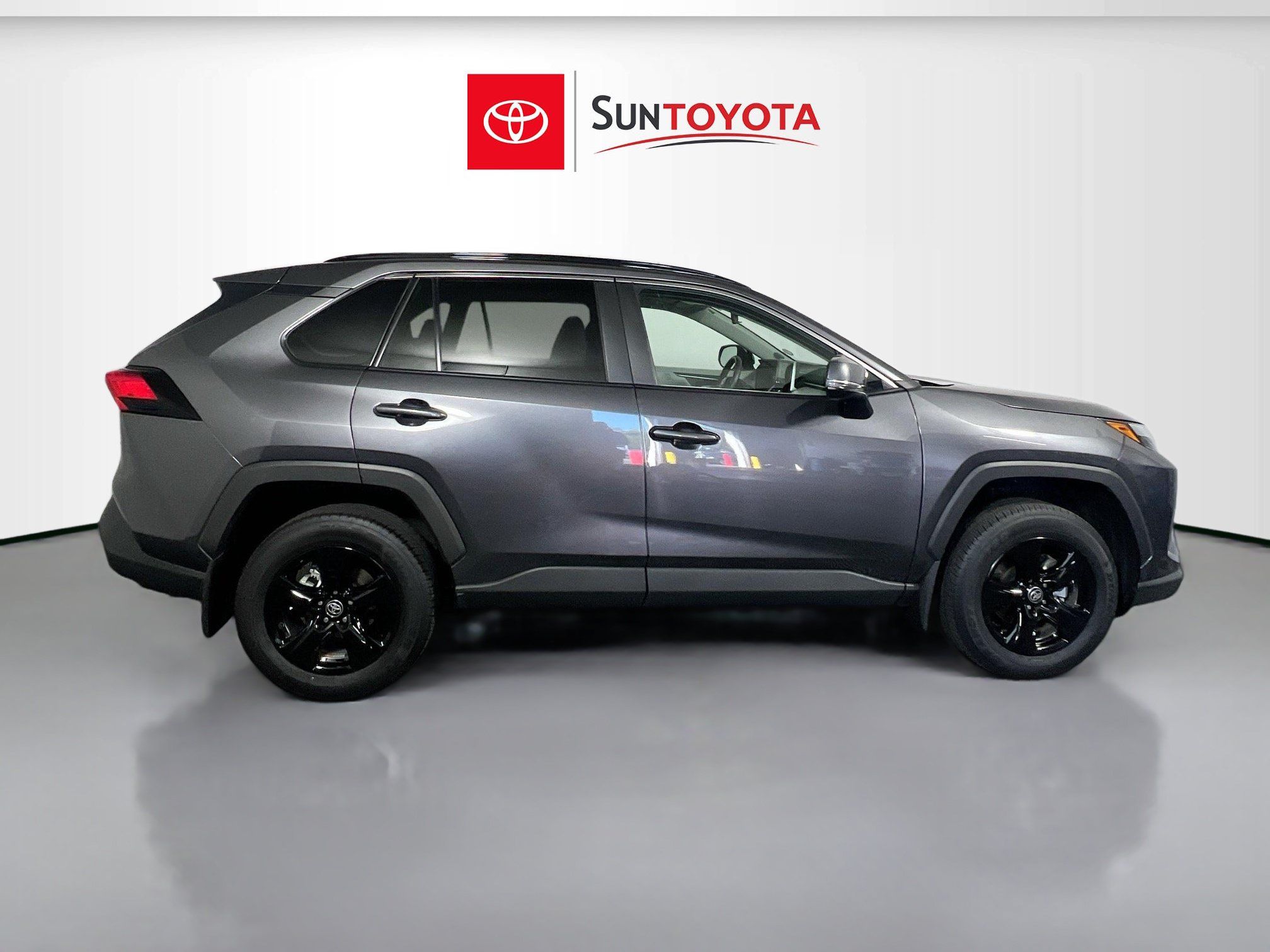 Used 2025 Toyota RAV4 XLE w/ Convenience Package FWD image 2