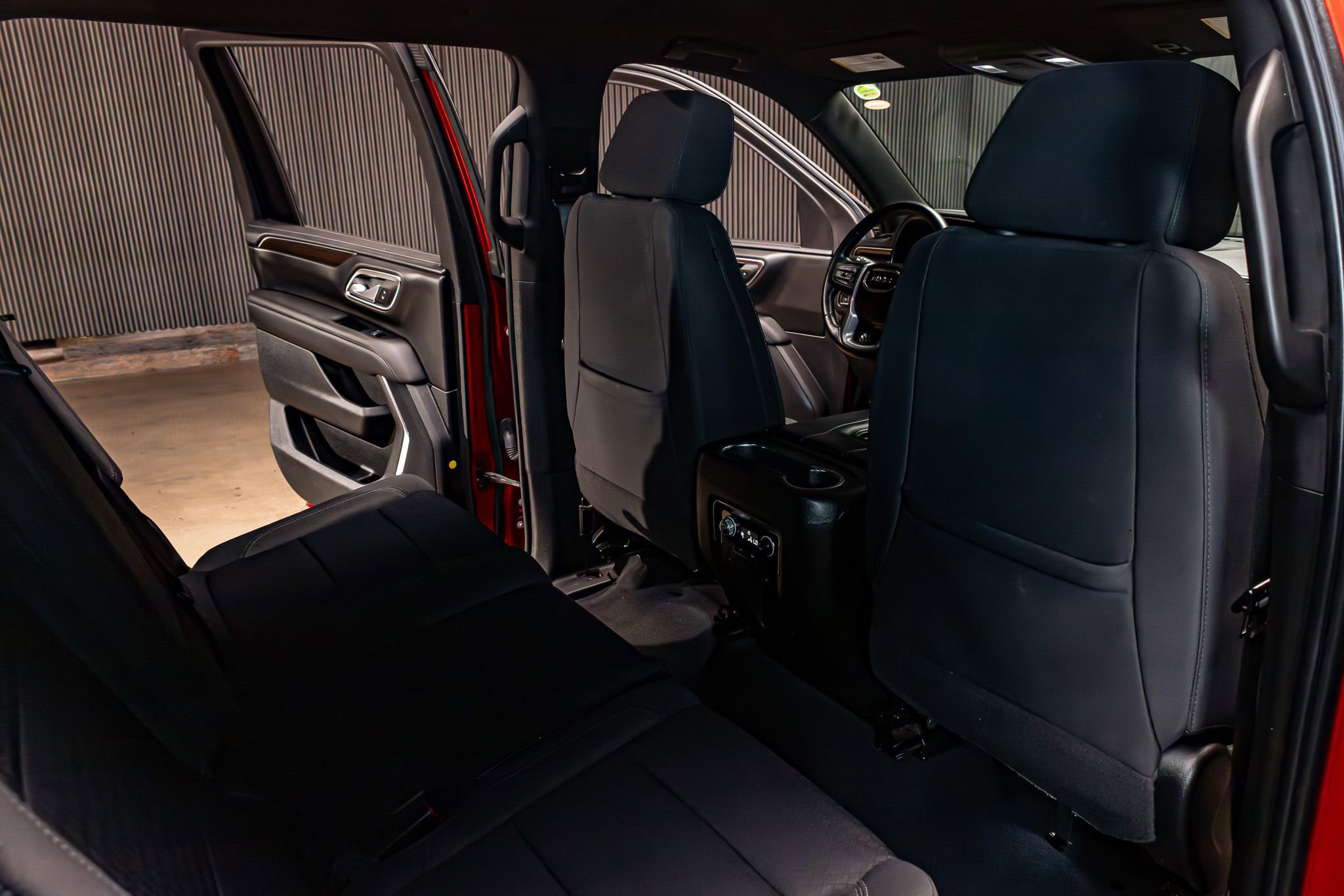 Used 2022 GMC Yukon XL SLE w/ Gmc Pro Safety Plus Package image 23