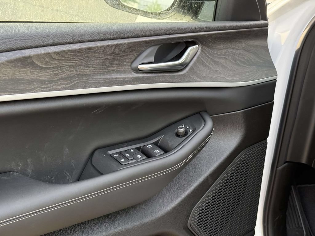 New 2026 Jeep Grand Cherokee Altitude AWD/4WD image 31