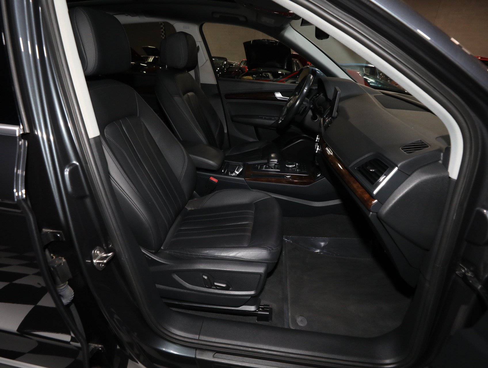 Used 2019 Audi Q5 2.0T Premium w/ Convenience Package AWD/4WD image 33