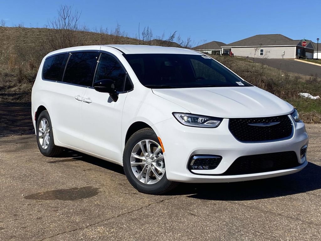 New 2026 Chrysler Pacifica Select image 26