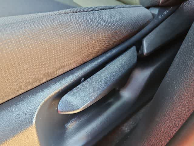 Used 2024 Toyota Corolla Cross LE w/ Moonroof Package FWD image 15