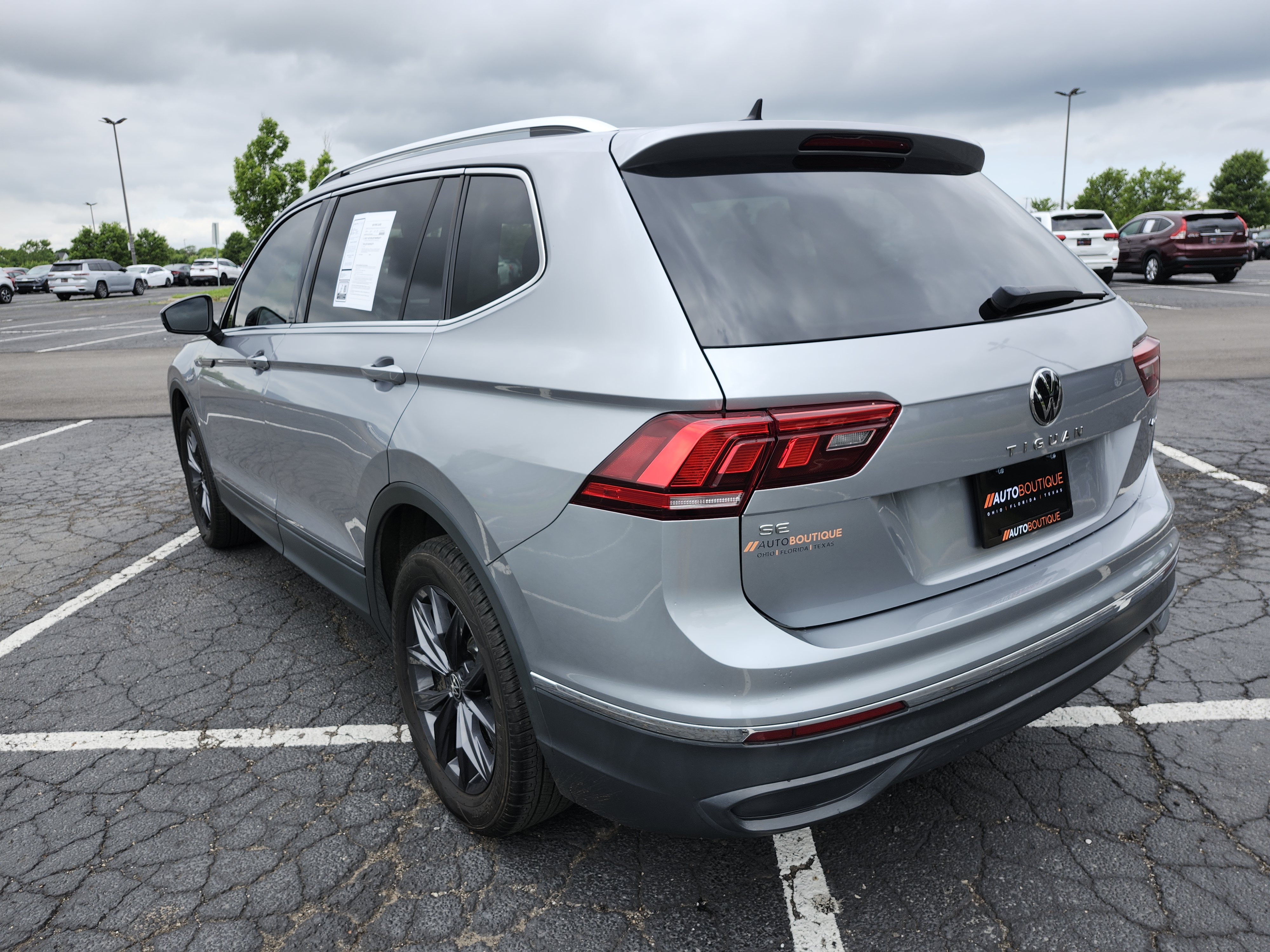 Used 2022 Volkswagen Tiguan SE AWD/4WD image 15