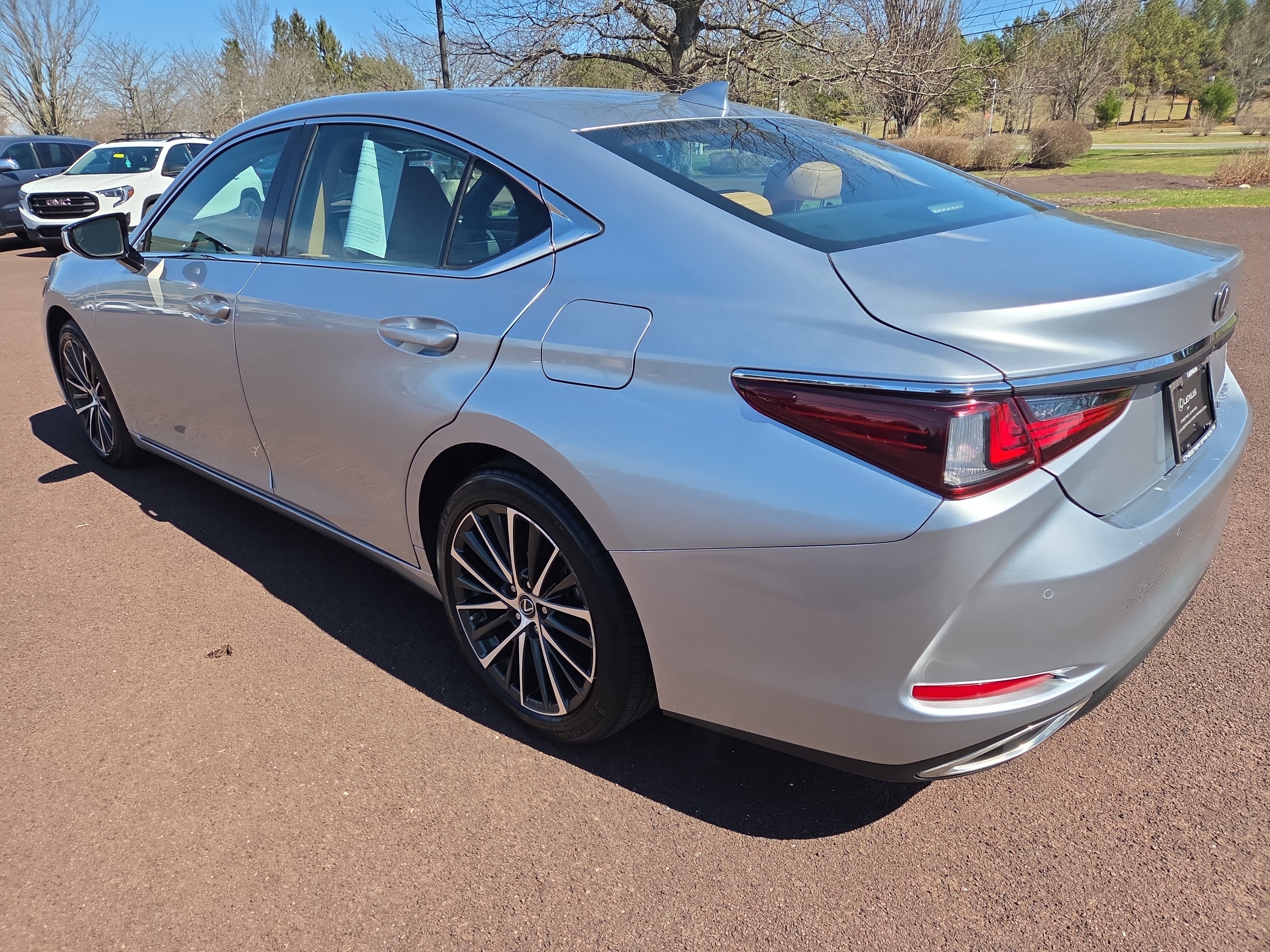 Used 2024 Lexus ES 350 w/ Premium Package image 5